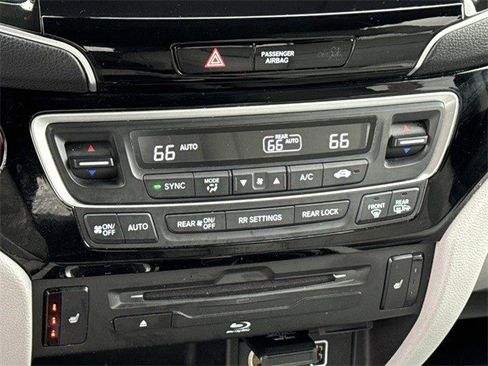 Used 2019 Honda Pilot Touring image 22