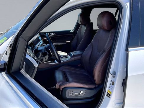 Used 2019 BMW X5 xDrive40i w/ Convenience Package AWD/4WD image 3