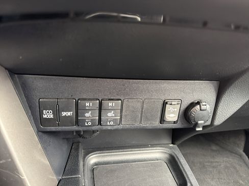 Certified 2018 Toyota RAV4 Limited image 19