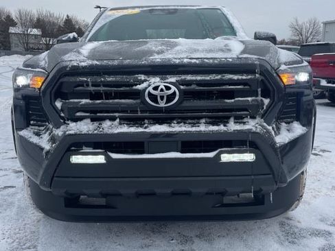 Used 2025 Toyota Tacoma SR5 image 8