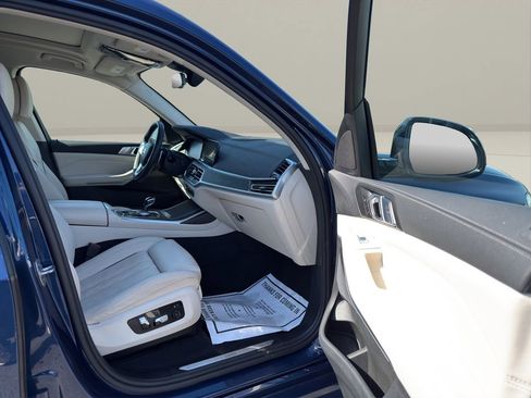 Used 2022 BMW X7 xDrive40i w/ Premium Package AWD/4WD image 29