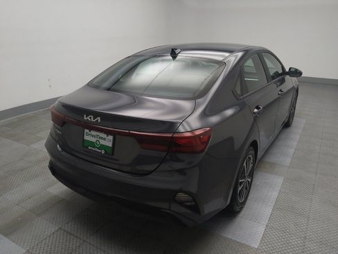 Used 2024 Kia Forte LXS FWD image 9