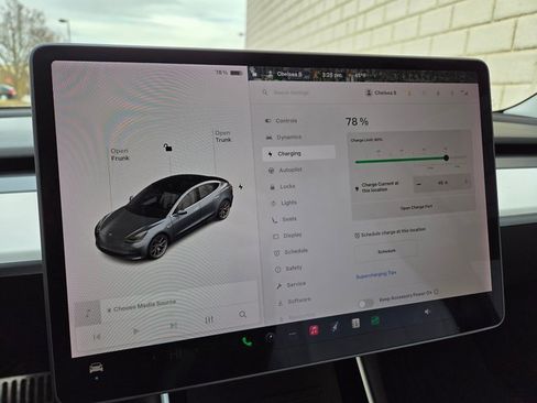 Used 2018 Tesla Model 3 Long Range image 45