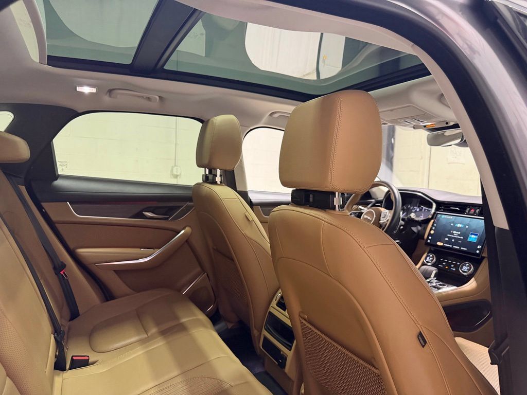 Used 2021 Jaguar F-PACE S AWD/4WD image 40