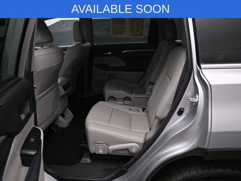 Used 2018 Toyota Highlander Limited AWD/4WD image 31