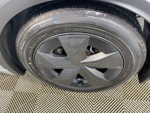 Used 2024 Toyota Prius Prime FWD image 6