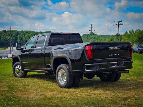 New 2026 GMC Sierra 3500 Denali Ultimate AWD/4WD image 9