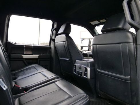 Used 2022 Ford F350 Lariat w/ Black Appearance Package image 39