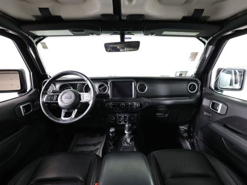 Used 2019 Jeep Wrangler Unlimited Sahara AWD/4WD image 27