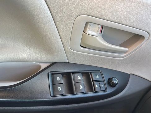 Used 2020 Toyota Sienna L image 21