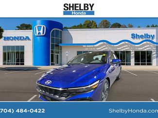 Used 2025 Hyundai Elantra SEL video 1