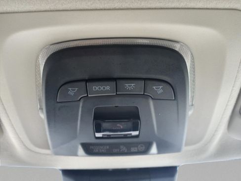 Used 2025 Toyota Corolla LE w/ Convenience Package image 14