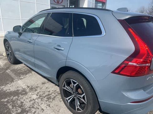 Used 2022 Volvo XC60 B5 Momentum image 6