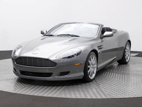 Used 2006 Aston Martin DB9 Volante RWD image 2