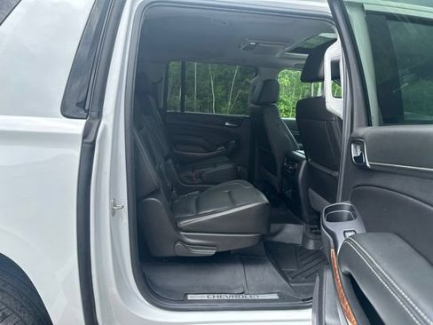 Used 2020 Chevrolet Suburban Premier AWD/4WD image 14