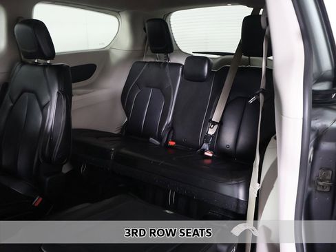 Used 2021 Chrysler Voyager Lxi image 4