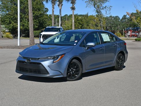 Used 2024 Toyota Corolla LE image 6