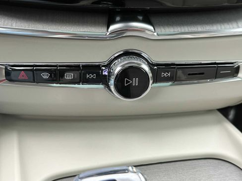 New 2025 Volvo XC60 B5 Ultra w/ Protection Package Premier image 29