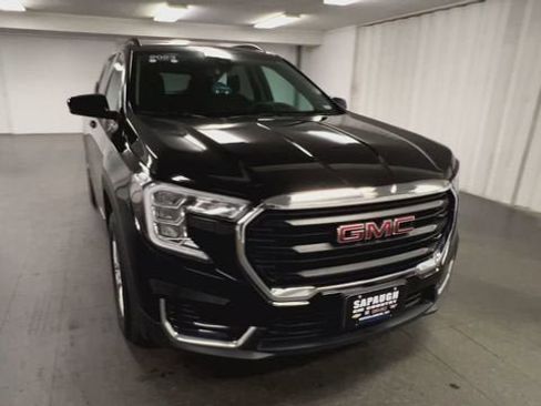 Certified 2023 GMC Terrain SLE w/ Driver Convenience Package AWD/4WD image 3