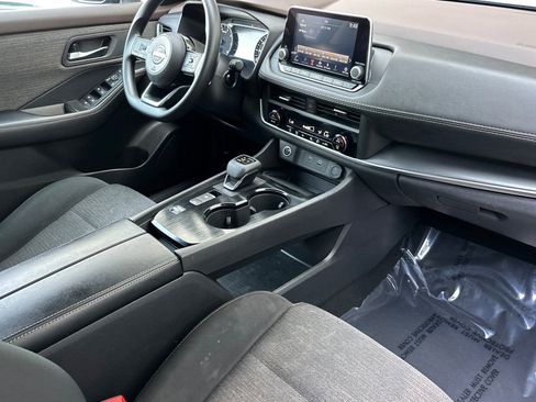 Used 2023 Nissan Rogue SV image 18