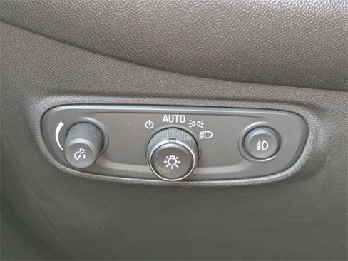 Used 2020 Chevrolet Equinox Premier image 28