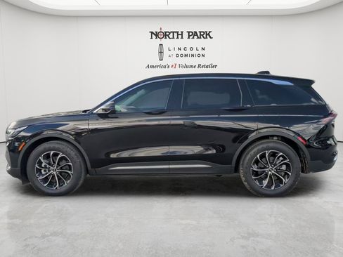 New 2026 Lincoln Nautilus Premier AWD/4WD image 8