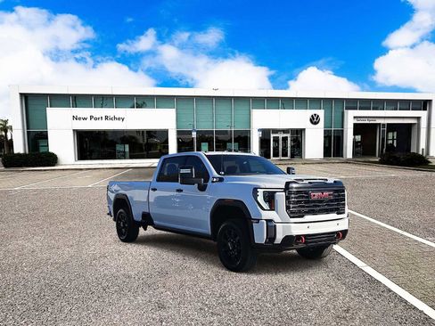 Used 2024 GMC Sierra 2500 AT4 w/ AT4 Premium Plus Package image 2