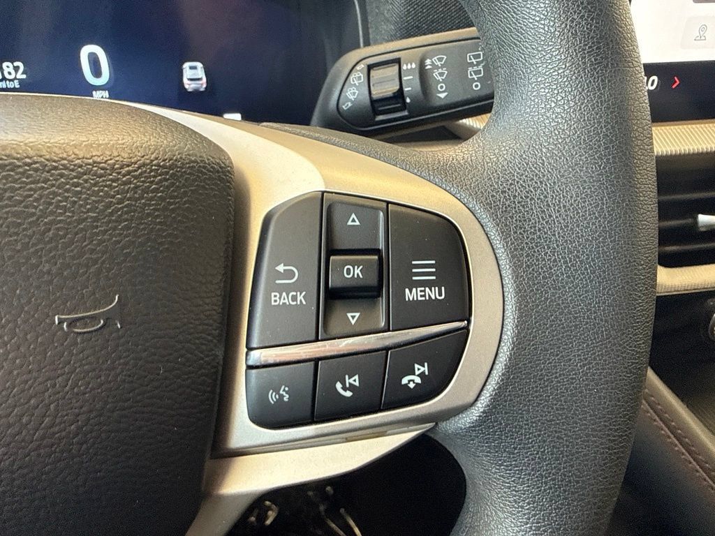 Used 2026 Ford Explorer Active AWD/4WD image 19