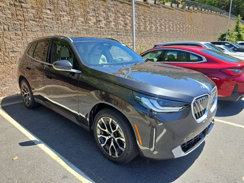 Used 2025 BMW X3 xDrive30i w/ Convenience Package image 1