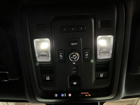 Used 2023 Chevrolet Tahoe High Country AWD/4WD image 17