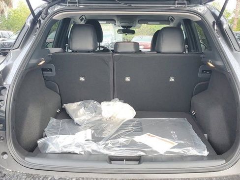 New 2026 Nissan Kicks SR w/ Cold Weather Package FWD image 5