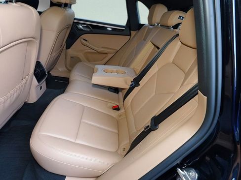 Used 2021 Porsche Macan AWD/4WD image 13