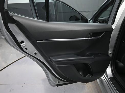 Used 2019 Toyota Camry SE image 24