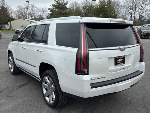 Used 2016 Cadillac Escalade Premium image 2