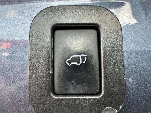Used 2015 Toyota Sienna XLE FWD image 18