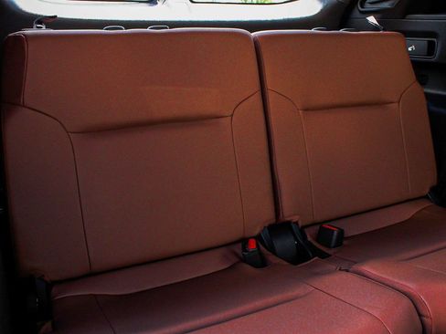 New 2025 Mitsubishi Outlander SEL AWD/4WD image 36