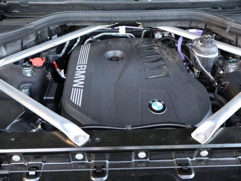 Used 2023 BMW X7 xDrive40i AWD/4WD image 44