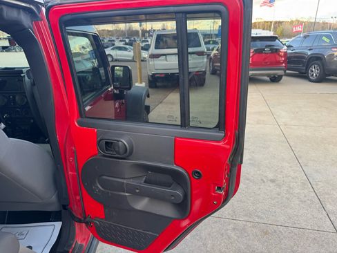 Used 2008 Jeep Wrangler Unlimited Rubicon w/ Dual Top Group image 16