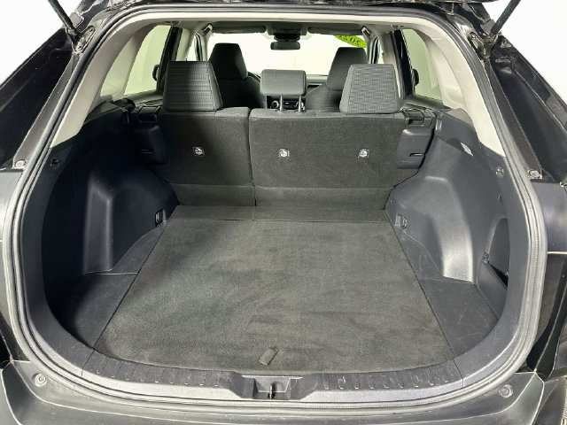 Used 2021 Toyota RAV4 LE AWD/4WD image 29