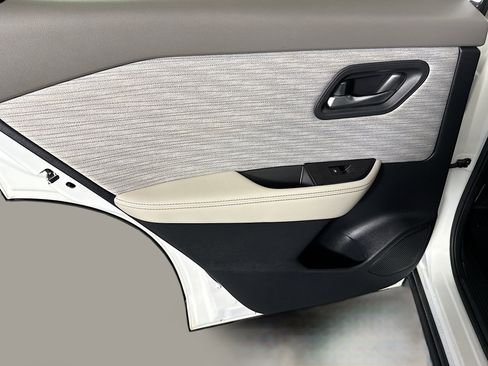 Used 2023 Nissan Rogue SV image 26