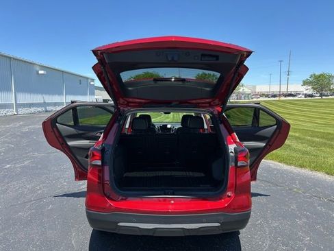 Used 2024 Chevrolet Equinox Premier FWD image 22
