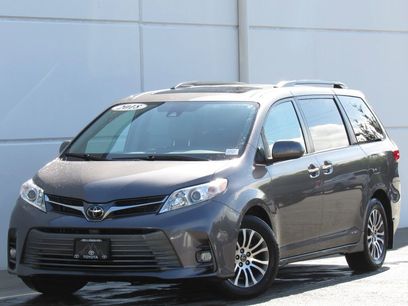 Used 2018 Toyota Sienna XLE w/ XLE Navigation Package