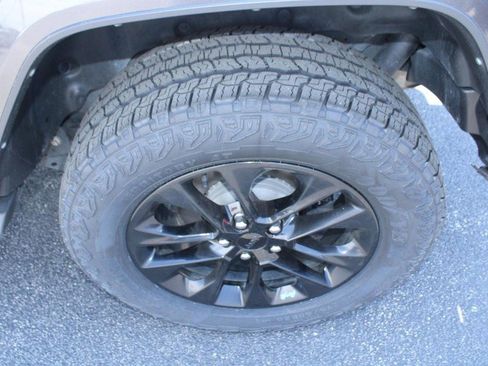 Used 2022 Jeep Wrangler Unlimited Sahara w/ Cold Weather Group image 8