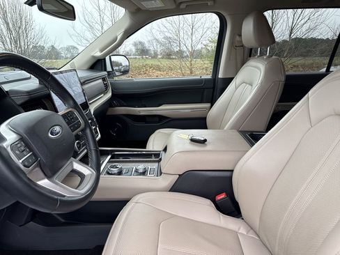 Used 2023 Ford Expedition Limited image 26