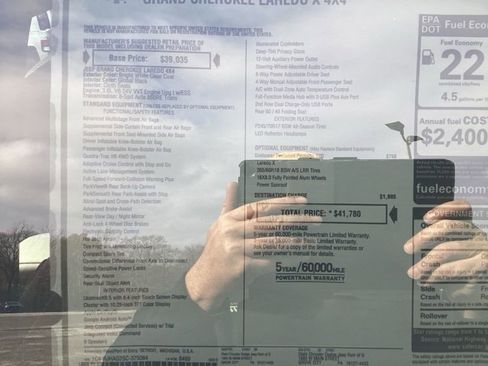 New 2025 Jeep Grand Cherokee Laredo image 15