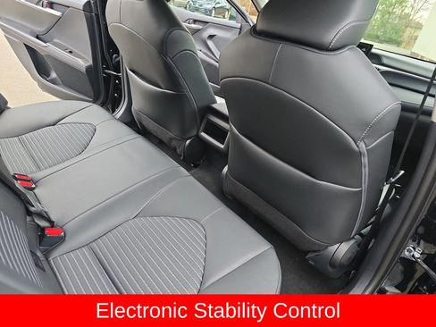 Used 2024 Toyota Camry SE image 16