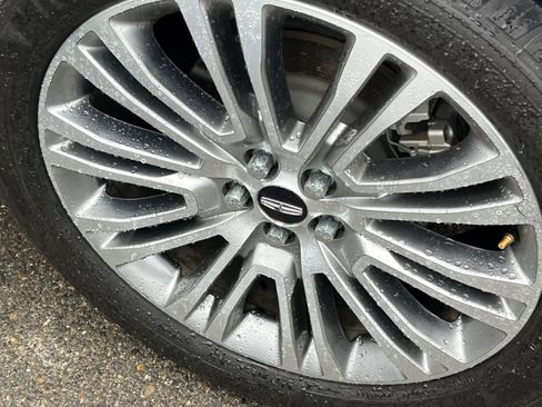 Used 2016 Lincoln MKX Reserve image 18