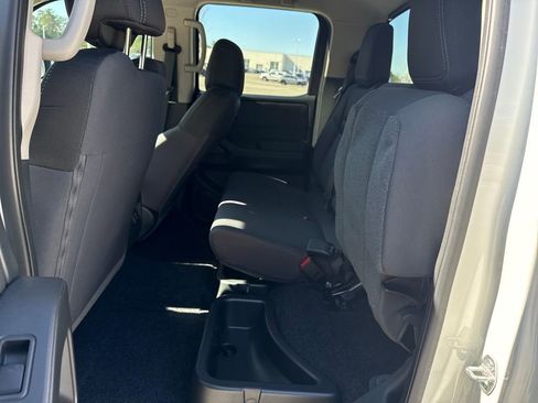 Used 2024 Nissan Frontier SV w/ SV Convenience Package image 26