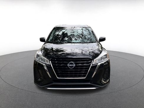 Used 2024 Nissan Kicks S image 2