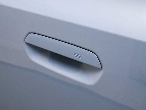 Used 2023 BMW M2 w/ Lighting Package RWD image 31
